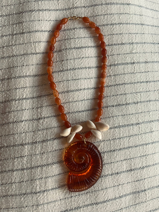 Large Shell necklace