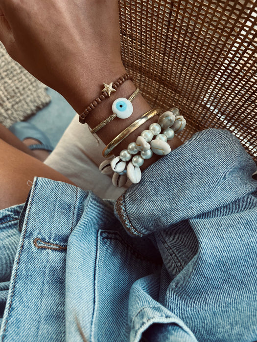 White eye bracelet