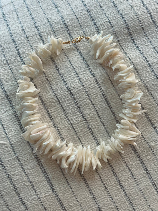 Shell chip necklace