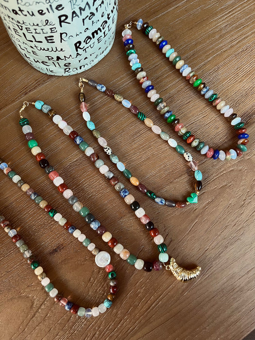 Multicolour pearl necklace