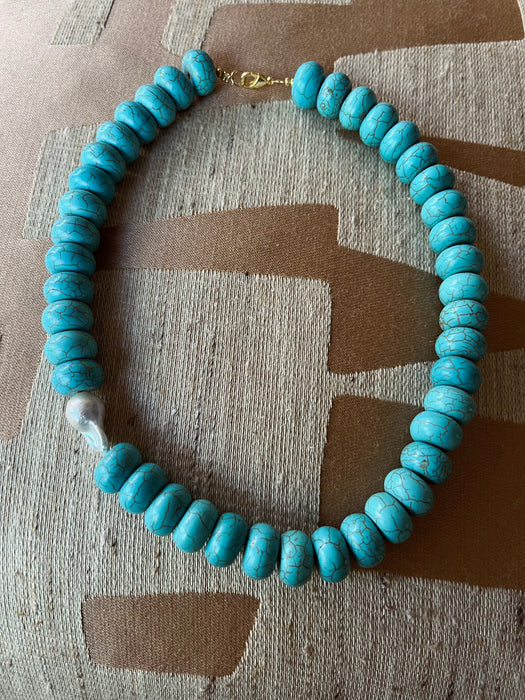 Large turquoise necklace with pearl