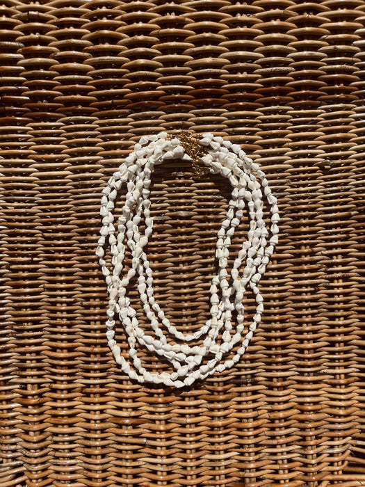 Petit shell necklace