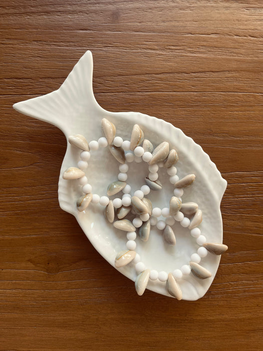 White shell bracelet