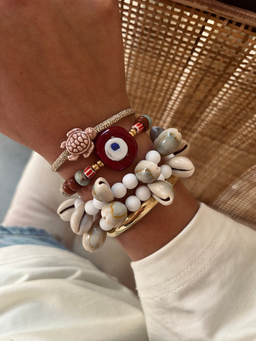 White shell bracelet
