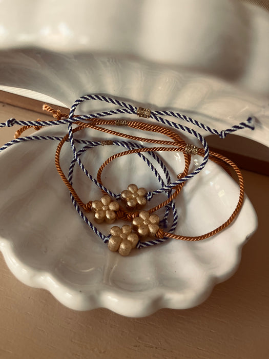 Golden flower bracelet