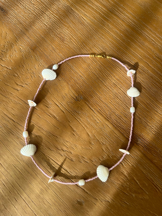 Mini shell necklace