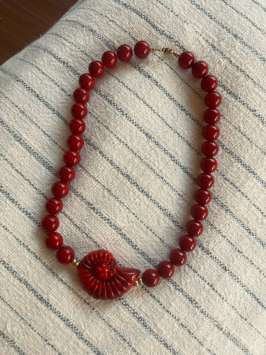 Red shell necklace