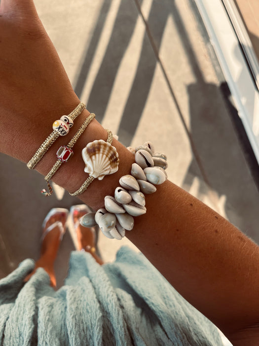 Beige shell bracelet